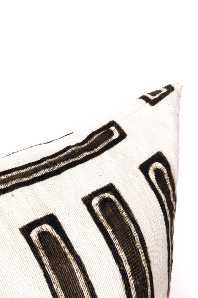 Malian Très Print Decorative Pillow with Optional Insert