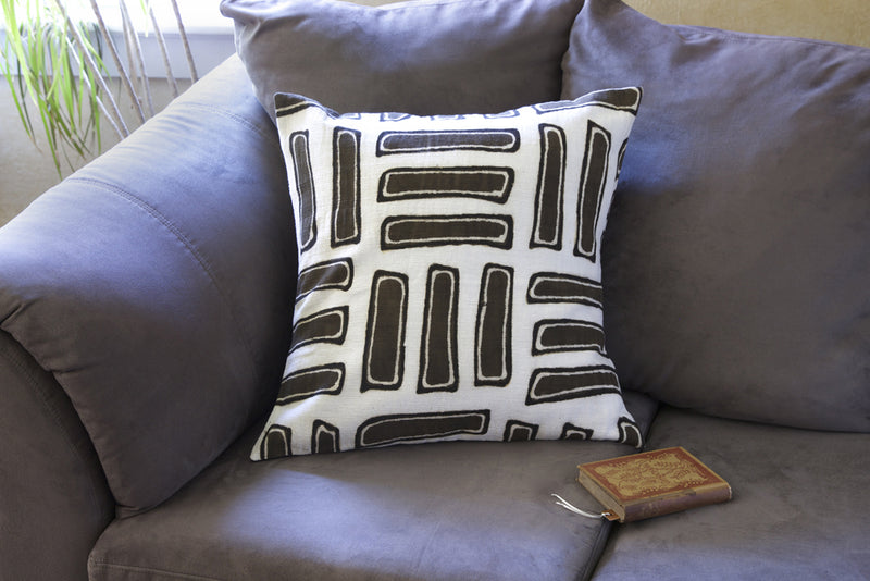 Malian Très Print Decorative Pillow with Optional Insert